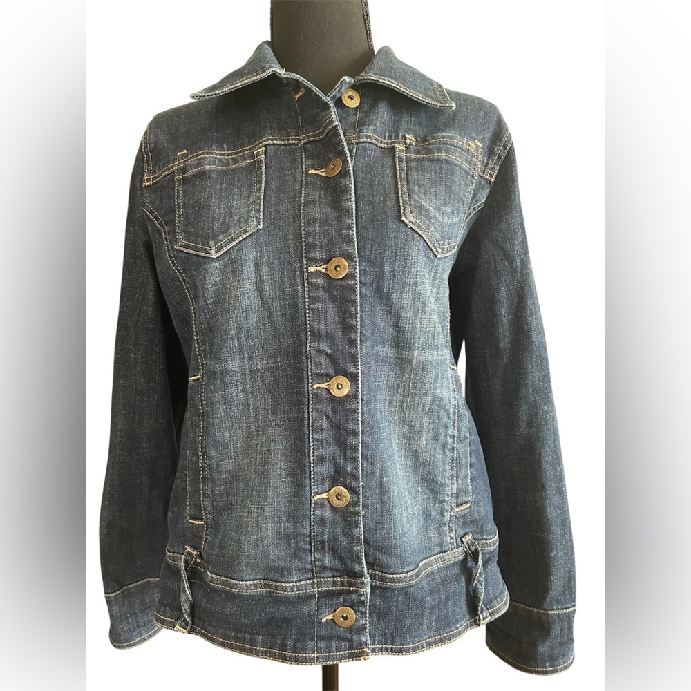 Chico’s Platinum Dark Wash Denim Jacket Tailored Clean Girl Classic Size Small